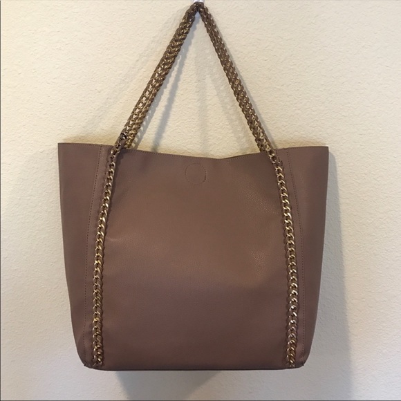 Sole Society Handbags - Sole Society Oversized Dahomey Tote with Pouch